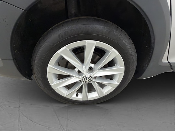 Volkswagen Golf Alltrack 28 of 30
