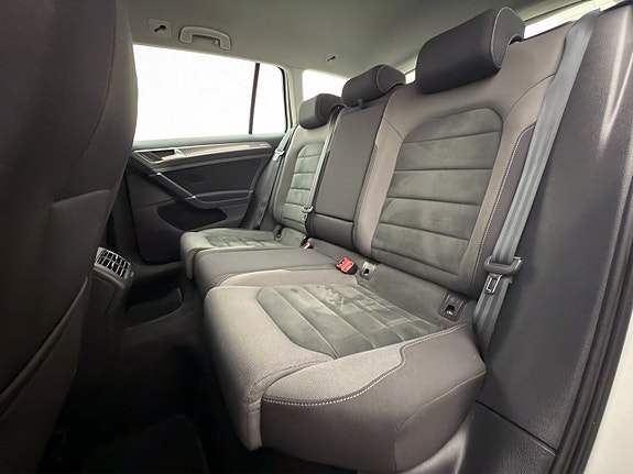 Volkswagen Golf Alltrack 23 of 30