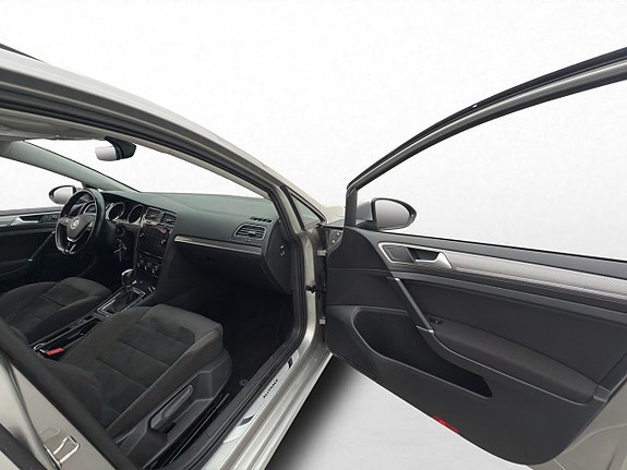 Volkswagen Golf Alltrack 25 of 30