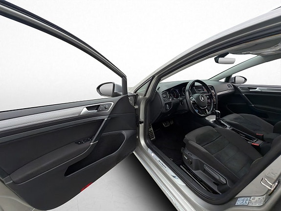 Volkswagen Golf Alltrack 12 of 30