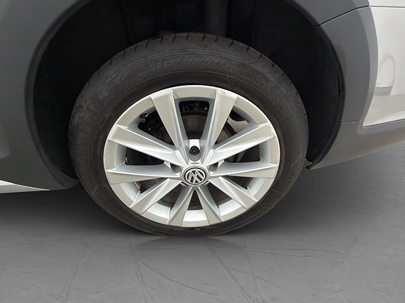Volkswagen Golf Alltrack 27 of 30