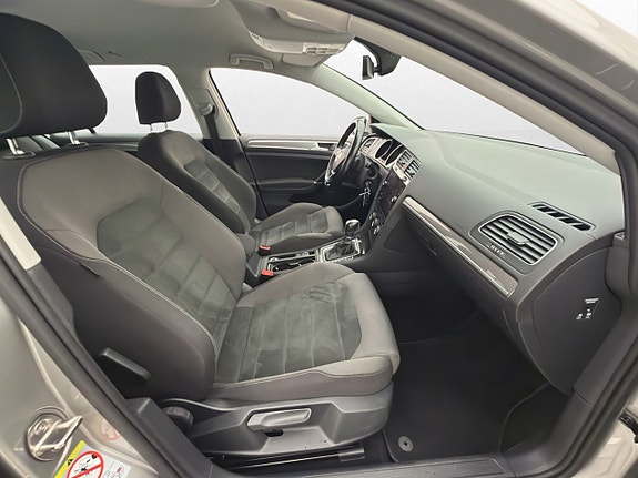Volkswagen Golf Alltrack 24 of 30