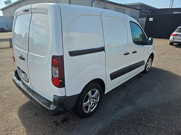 Peugeot Partner 2 of 4