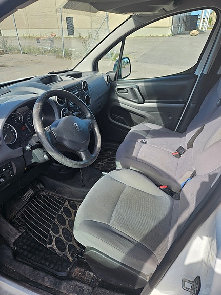 Peugeot Partner 3 of 4