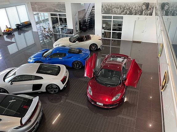 McLaren MP4-12C 5 of 16