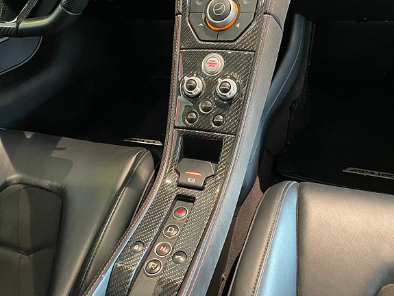 McLaren MP4-12C 15 of 16
