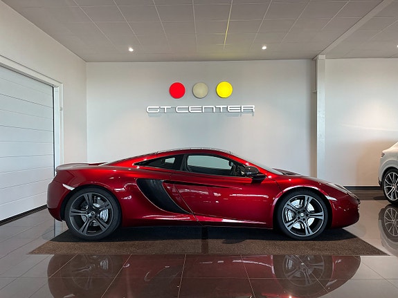McLaren MP4-12C 3 of 16