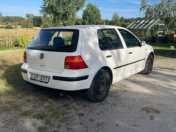 Volkswagen Golf IV 3 of 10