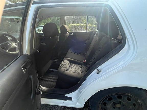 Volkswagen Golf IV 6 of 10