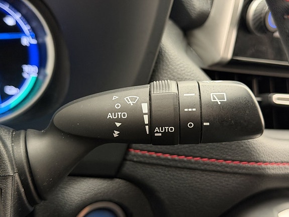 Toyota RAV4 Plug-in Hybrid 23 of 30