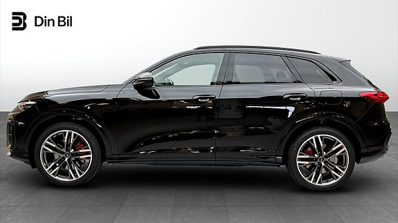 Audi Q5 2 of 18