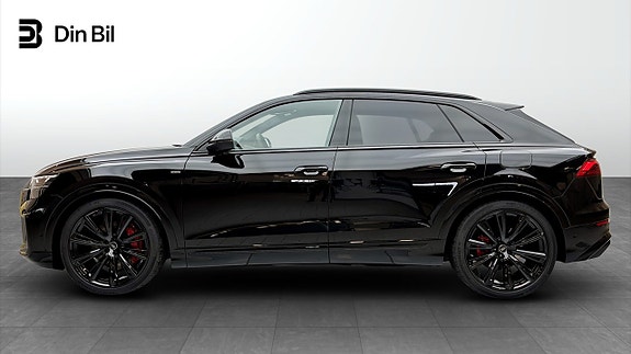 Audi Q8 2 of 19