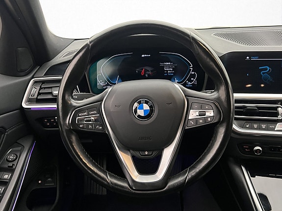 BMW 330e 14 of 30