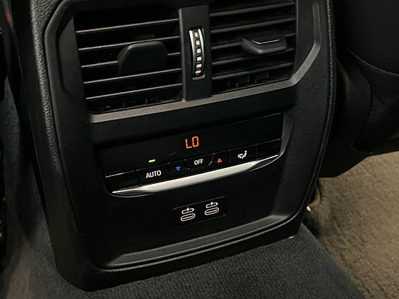 BMW 330e 27 of 30