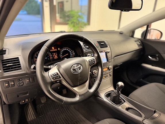 Toyota Avensis 12 of 20