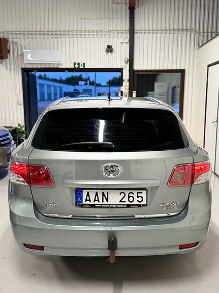 Toyota Avensis 9 of 20