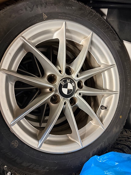BMW 320i 9 of 9