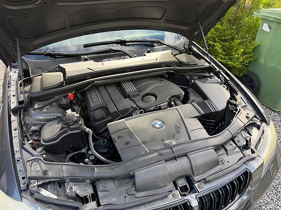 BMW 320i 8 of 9