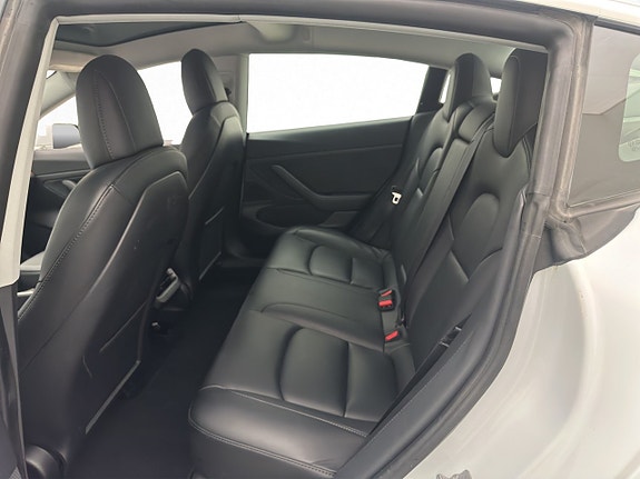 Tesla Model 3 24 of 30