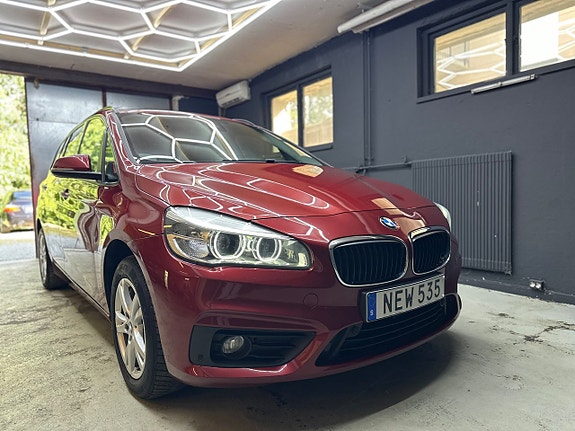 BMW 218i 6 of 21