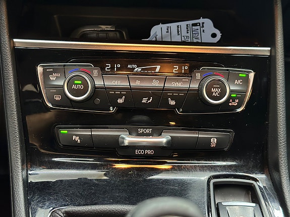 BMW 218i 14 of 21