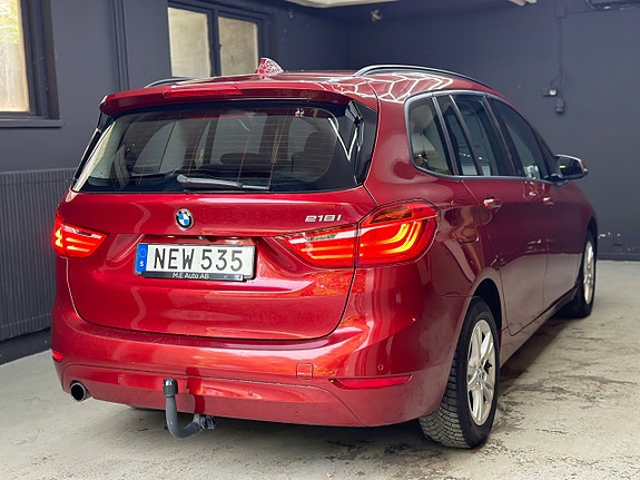 BMW 218i 4 of 21