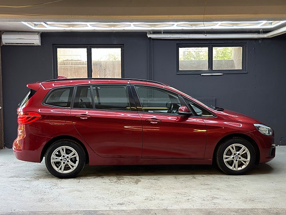 BMW 218i 5 of 21