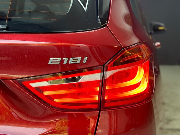 BMW 218i 7 of 21