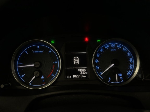 Toyota Auris 14 of 30