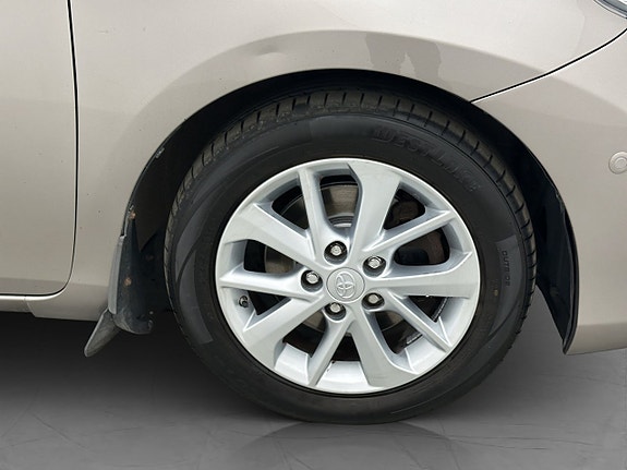 Toyota Auris 30 of 30