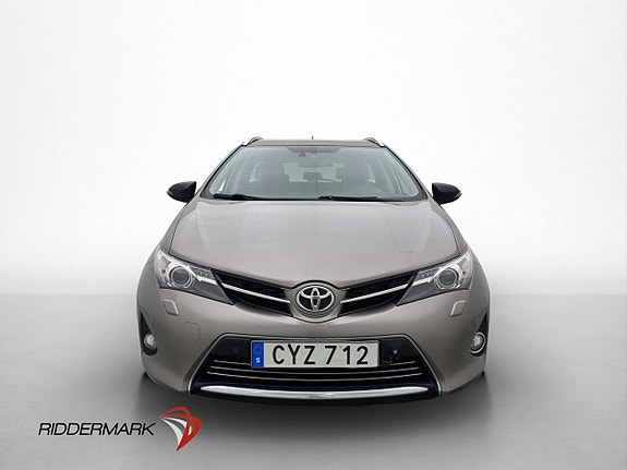 Toyota Auris 2 of 30