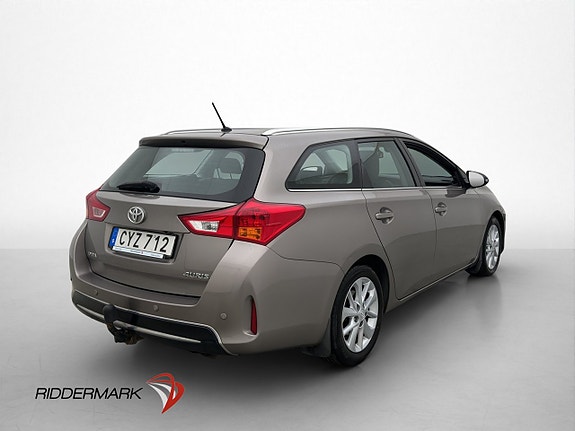 Toyota Auris 8 of 30