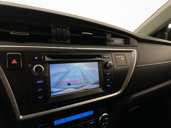 Toyota Auris 19 of 30
