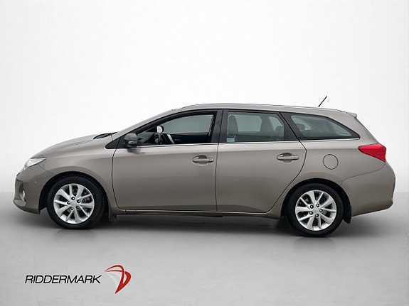 Toyota Auris 4 of 30