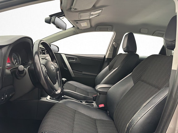 Toyota Auris 11 of 30