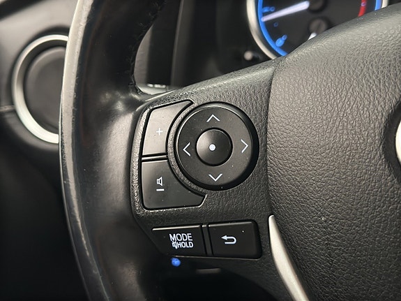 Toyota Auris 13 of 30