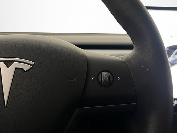 Tesla Model 3 16 of 30