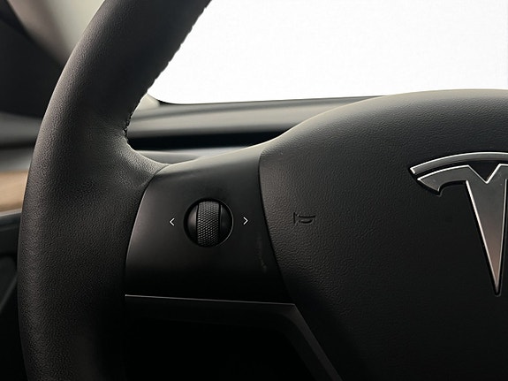 Tesla Model 3 15 of 30
