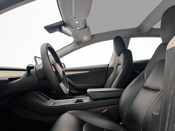 Tesla Model 3 11 of 30