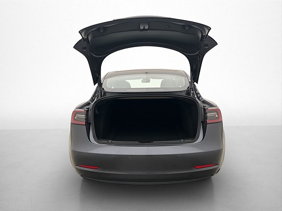 Tesla Model 3 27 of 30