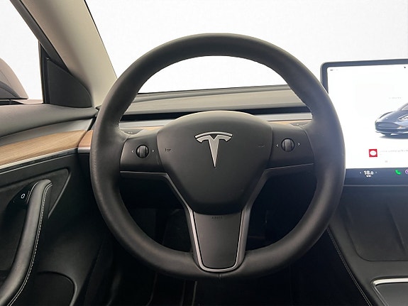 Tesla Model 3 13 of 30