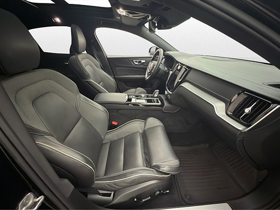 Volvo S60 14 of 30