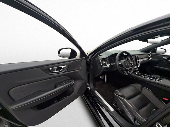 Volvo S60 10 of 30