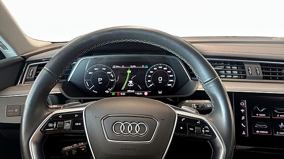 Audi Q8 20 of 21