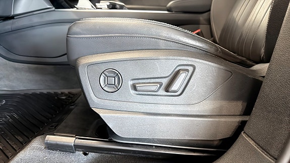 Audi Q8 16 of 21