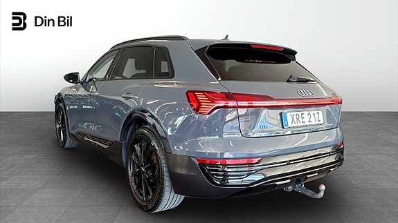 Audi Q8 3 of 21