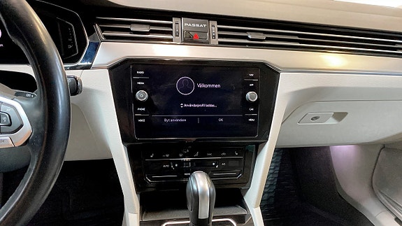 Volkswagen Passat 9 of 13