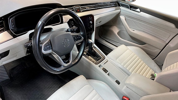 Volkswagen Passat 7 of 13