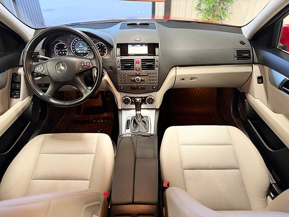 Mercedes-Benz C180 24 of 25