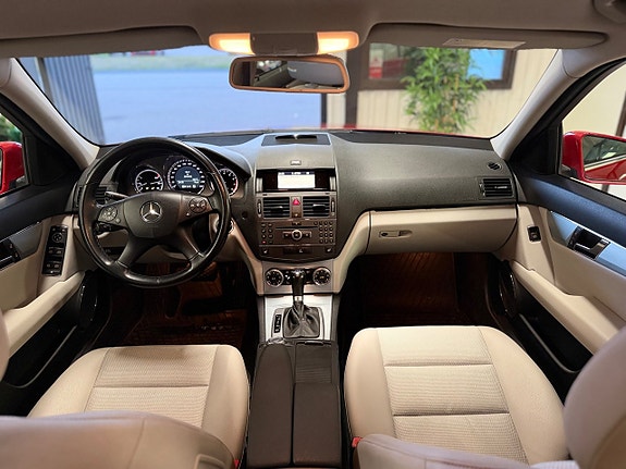 Mercedes-Benz C180 19 of 25